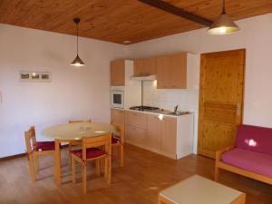 Gîte indépendant avec terrasse et garage à La Chabanne - FR-1-489-187