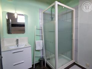 Gîte 3 chambres avec hammam, sauna et jacuzzi à Cellieu - FR-1-496-8