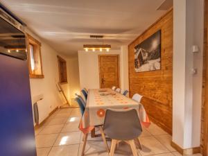 Chalet moderne avec jacuzzi, animaux admis, Morillon - FR-1-642-66