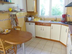 Maisons de vacances Maison Saint-Gildas-de-Rhuys, 5 pieces, 10 personnes - FR-1-639-73 : photos des chambres