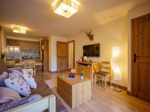 Appartements Appartement Prestige au Centre-ville avec Piscine, Sauna et Parking a Saint-Lary-Soulan - FR-1-296-417 : photos des chambres