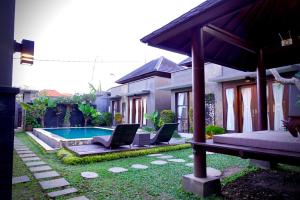 Biệt Thự Có Hồ Bơi Riêng (Villa with Private Pool)