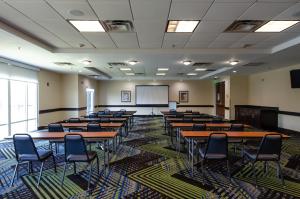 Holiday Inn Express Hotel & Suites Atlanta Airport West - Camp Creek by IHG