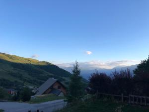 Appartements Appartement avec terrasse magnifique vue montagne : photos des chambres