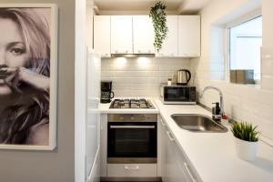 Spacious 1BR in the City Center - Amazing for Extended Stays