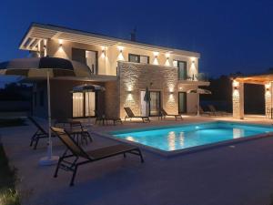 Luxury Villa Serena 2022 - with heated Pool 