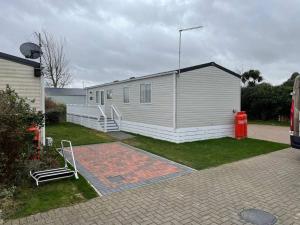 Mersea Villa