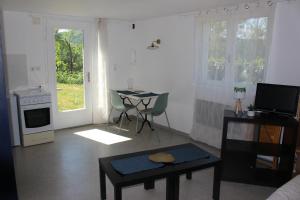 Appartements Studio dans la vallee de l'Aveyron : photos des chambres