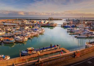 Opulent Georgian townhouse overlooking Spencer Square