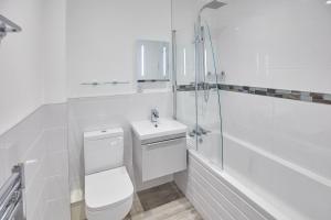 Host & Stay - Even Keel