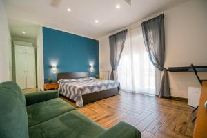 HUB FERROVIARIO - 12 Posti Letto per il Tuo Gruppo a Napoli con Wifi e Netflix