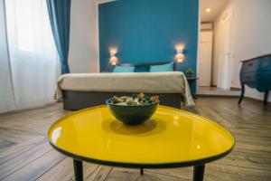 HUB FERROVIARIO - 12 Posti Letto per il Tuo Gruppo a Napoli con Wifi e Netflix