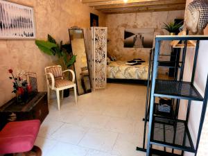 B&B / Chambres d'hotes Ambition Bien Etre Adulte Only : photos des chambres