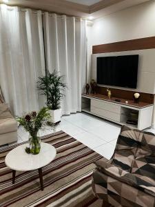 Apartamento de 3 quartos amplos na praia Pitangueiras, Guaruja