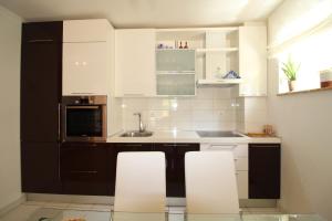 Macadamia apartment with garage parking