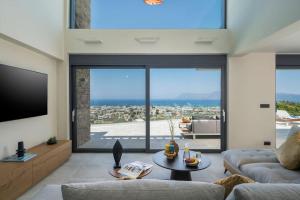 Villa Thea, stunning view, pool, BBQ, Brand new.