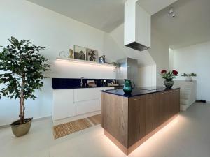 3-bedroom beach villa with a pool and jacuzzi in Green Coast Palase