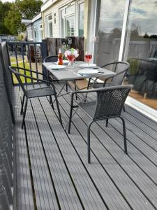 Sunset 128 Sandown Bay Holiday Centre Generous Ferry Saving!