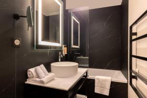 Hotels Best Western Plus Le Conquerant Rouen Nord : Chambre Lit King-Size Exécutive