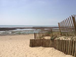 Maisons de vacances Maison de 2 chambres avec terrasse amenagee et wifi a Sainte Marie de Re a 1 km de la plage : photos des chambres