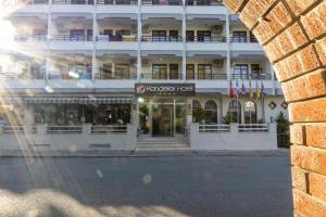 Kandelor Hotel
