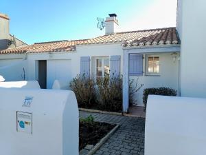 Maisons de vacances Avec piscine privative, belle maison pour 6 personnes sur la belle Ile de Noirmoutier : Maison de Vacances