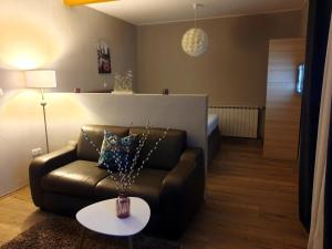 Donna Plitvice Lakes