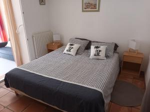 Chambre raisin 2p, pour 2 nuits max, a 6km du festival de piano de la roque danthéron à 100m de la piscine