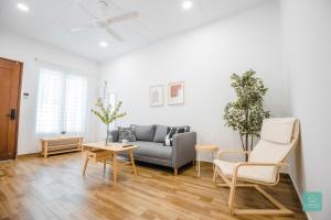 Jomstay MUJI 19 & 7 INN Ipoh Garden 8-10 pax