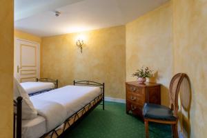 Hotels Chateau De Razay : photos des chambres