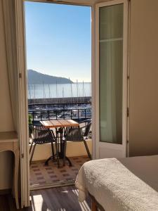 Hotels Hotel De La Darse : photos des chambres