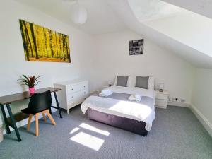 CasaGloucester Service Apartment