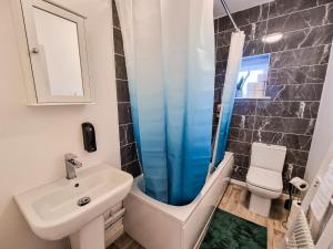 CasaGloucester Service Apartment