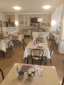B&B - Meuble - Hotel " CORDIALE "