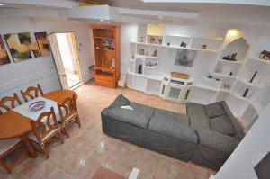 Agradable adosado con piscina, duchas hidromasaje