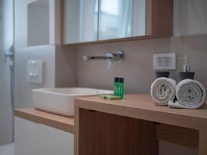 Lovely Partial Sea View one bedroom flat in Horizon Residences A22