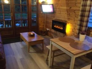 RIVERSIDE LODGE RETREAT