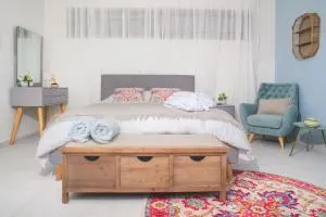 Princess of the Dead Sea Crown Group Collection - Kerak