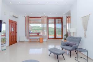 Villa Acropolis Serres With Parking Next to Center