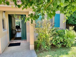 DISNEY & PARIS Happy Villa for 10 persons with Private Garden & Terrace 4 bedrooms, 3 bathrooms FIBER Wifi Netflix & free Parking