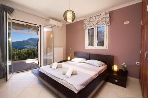 Villa Melissani by Villa Plus