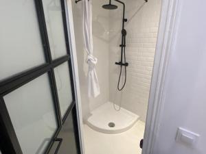 Gîte rénové de charme avec parc, étang, proche de Paris et Versailles - FR-1-527-11