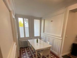 Maisons de vacances Gite Senlisse, 4 pieces, 6 personnes - FR-1-527-11 : photos des chambres