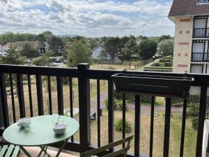 Appartement 2 pièces avec balcon, ascenseur, cuisine équipée - Cabourg - FR-1-487-340