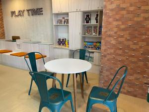 Serin Tagaytay Staycation