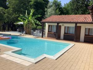 B&B / Chambres d'hotes la dolce farniente : Chambre Double - Vue sur Piscine