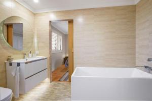 BLUEBELL on THE BEACH DUNSBOROUGH