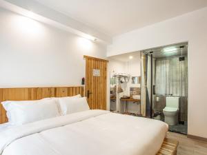 Standard Queen Room room in Yunfang Keshe Hotel