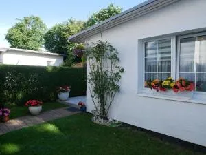 Bungalow Rarek "20 Gehmin vom Ostseestrand" - Neu Sallenthin