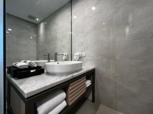 Ra Suites Simatupang